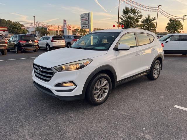 Photo of 2016 Winter White Hyundai TUCSON