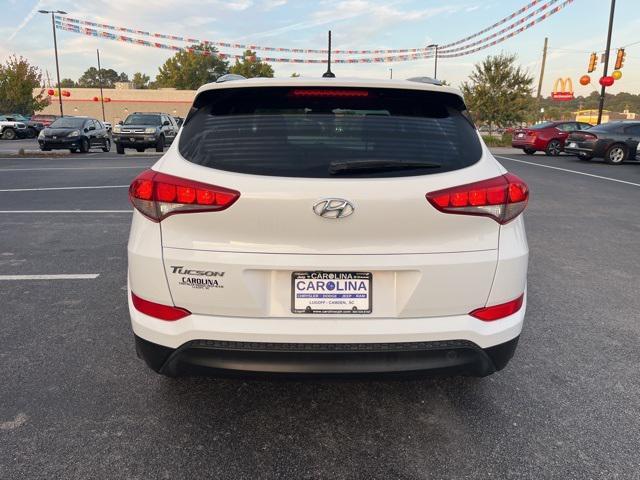 Photo of 2016 Winter White Hyundai TUCSON
