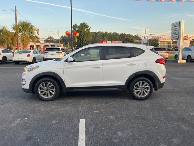 Photo of 2016 Winter White Hyundai TUCSON