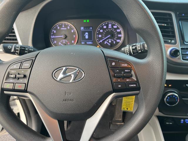 Photo of 2016 Winter White Hyundai TUCSON