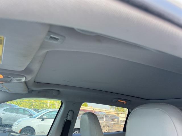Photo of 2019 White Clearcoat Jeep Compass
