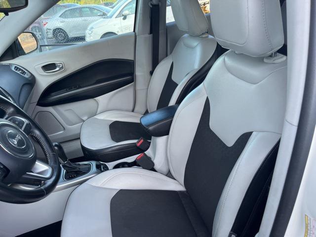 Photo of 2019 White Clearcoat Jeep Compass