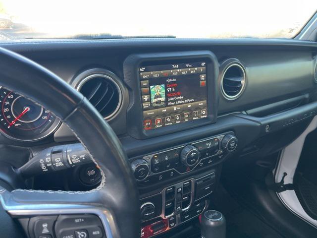 Photo of 2022 Bright White Clearcoat Jeep Wrangler Unlimited