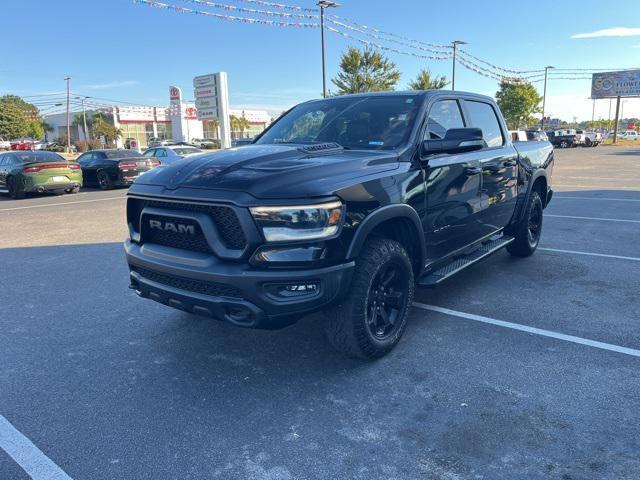 Photo of 2022 Diamond Black Crystal Pearlcoat RAM 1500