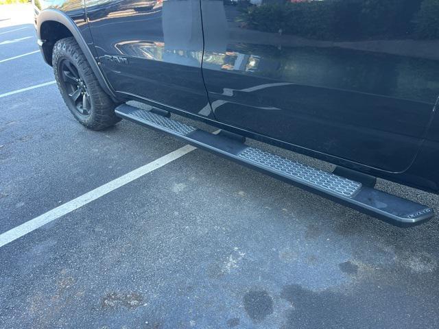 Photo of 2022 Diamond Black Crystal Pearlcoat RAM 1500