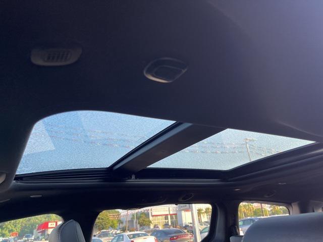 Photo of 2026 Diamond Black Crystal Pearlcoat Chrysler Pacifica