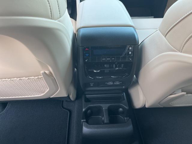 Photo of 2025 Baltic Gray Metallic Clearcoat Jeep Grand Cherokee L