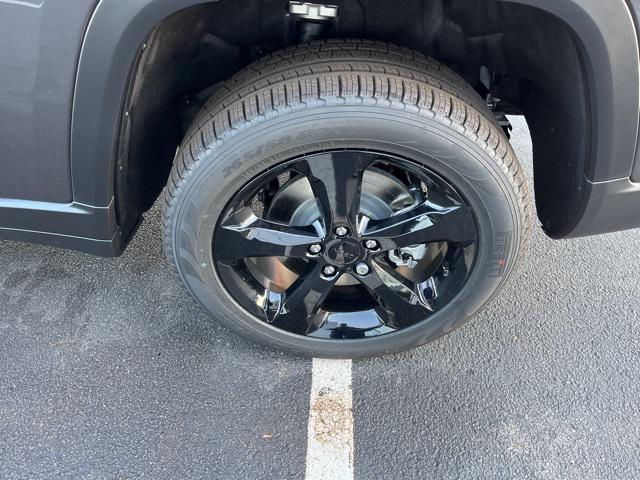 Photo of 2025 Baltic Gray Metallic Clearcoat Jeep Grand Cherokee L