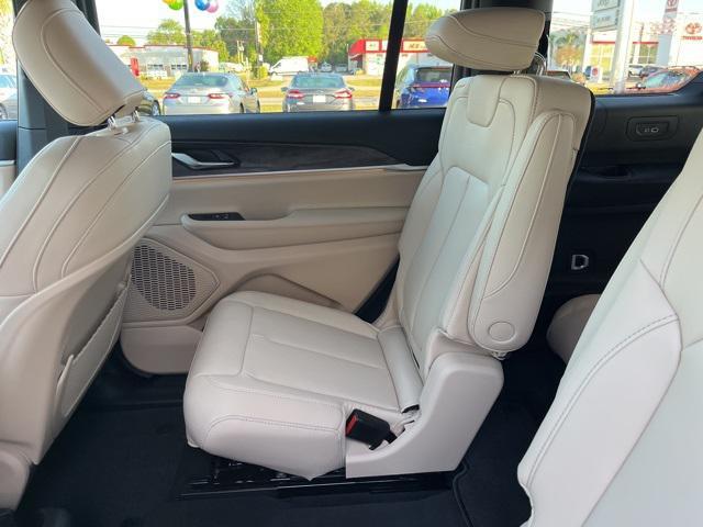 Photo of 2025 Baltic Gray Metallic Clearcoat Jeep Grand Cherokee L