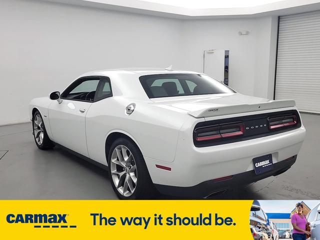 Photo of 2019 White Dodge Challenger