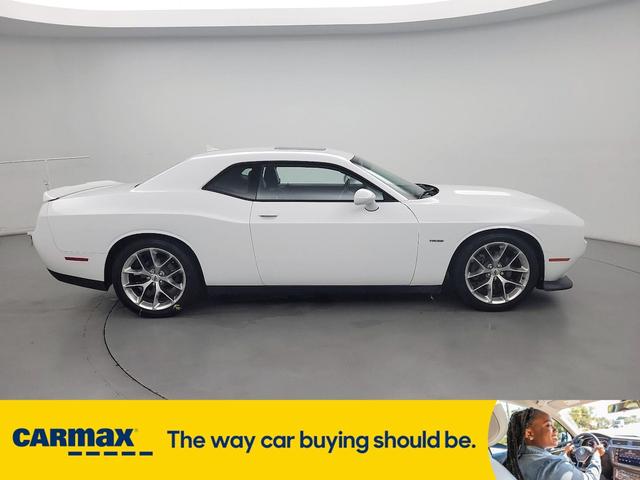 Photo of 2019 White Dodge Challenger
