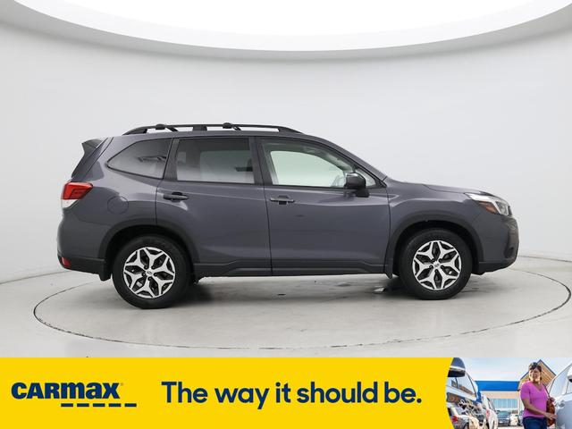 Photo of 2021 Gray Subaru Forester