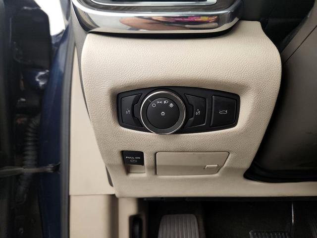Photo of 2017 Blue Lincoln Continental