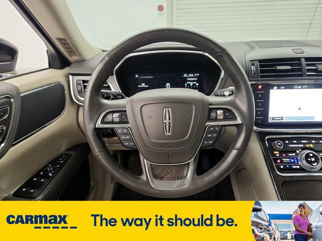 Photo of 2017 Blue Lincoln Continental