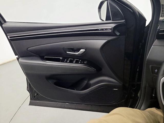 Photo of 2023 Black Hyundai TUCSON