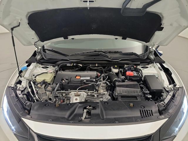 Photo of 2021 White Honda Civic