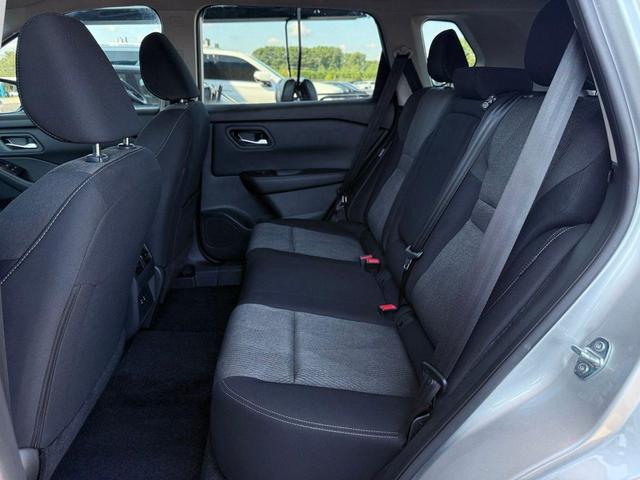 Photo of 2024 Brilliant Silver Metallic Nissan Rogue