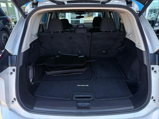Photo of 2024 Brilliant Silver Metallic Nissan Rogue
