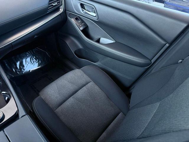 Photo of 2024 Brilliant Silver Metallic Nissan Rogue
