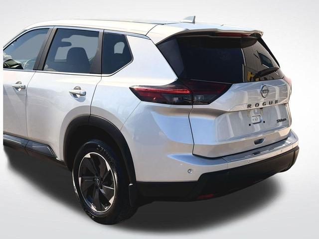Photo of 2024 Brilliant Silver Metallic Nissan Rogue