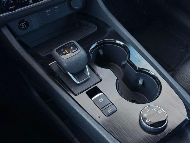 Photo of 2024 Brilliant Silver Metallic Nissan Rogue