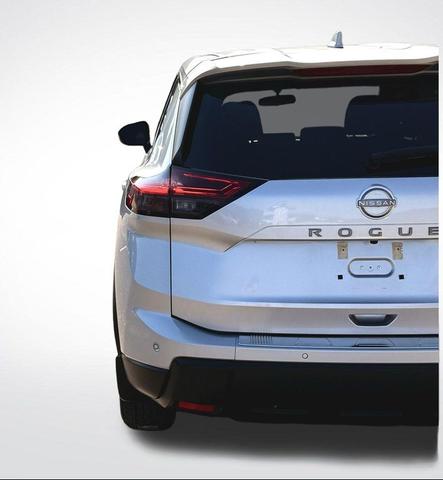 Photo of 2024 Brilliant Silver Metallic Nissan Rogue