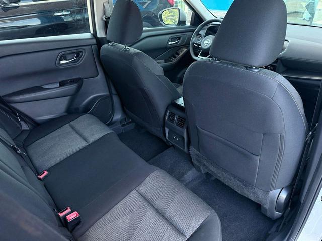 Photo of 2024 Brilliant Silver Metallic Nissan Rogue