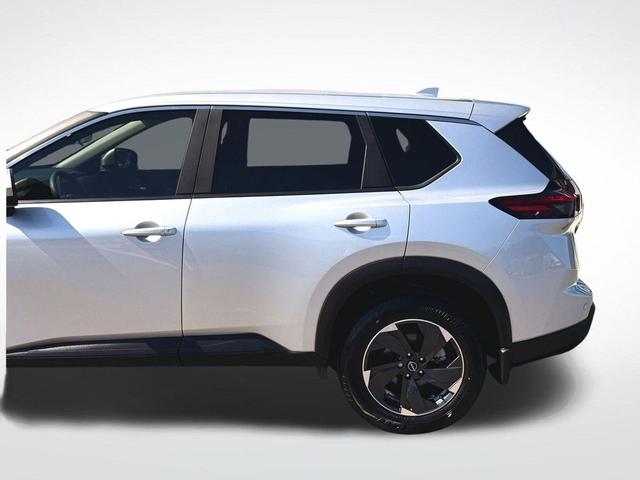 Photo of 2024 Brilliant Silver Metallic Nissan Rogue
