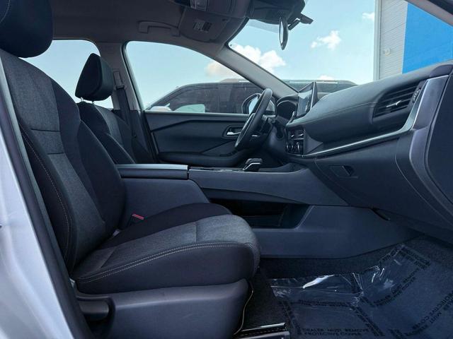 Photo of 2024 Brilliant Silver Metallic Nissan Rogue