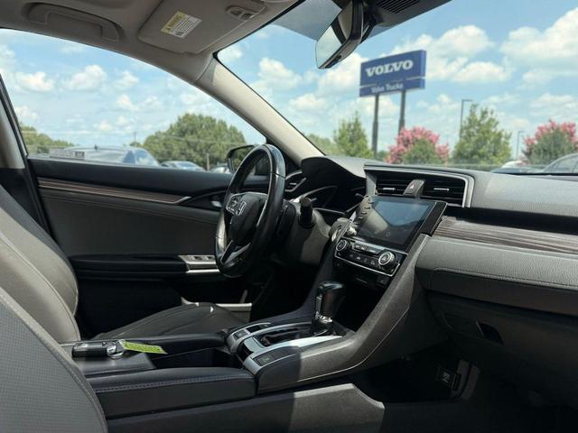 Photo of 2020 Dark Blue Honda Civic