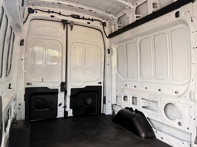 Photo of 2023 Oxford White Ford Transit-250