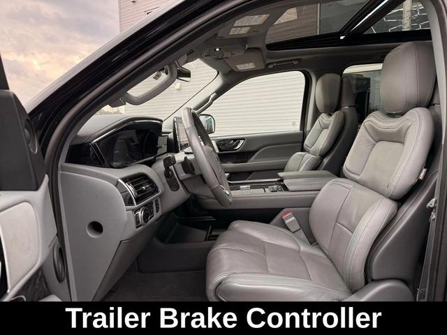 Photo of 2021 Infinite Black Lincoln Navigator