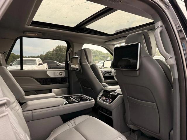 Photo of 2021 Infinite Black Lincoln Navigator