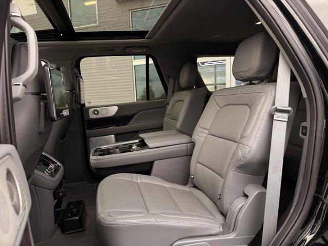 Photo of 2021 Infinite Black Lincoln Navigator