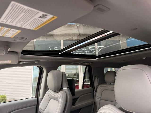Photo of 2021 Infinite Black Lincoln Navigator