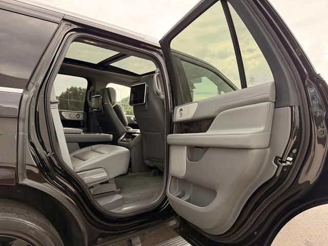 Photo of 2021 Infinite Black Lincoln Navigator