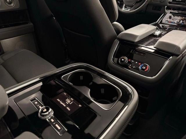 Photo of 2021 Infinite Black Lincoln Navigator