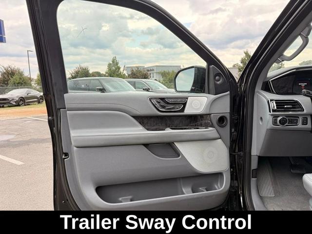 Photo of 2021 Infinite Black Lincoln Navigator