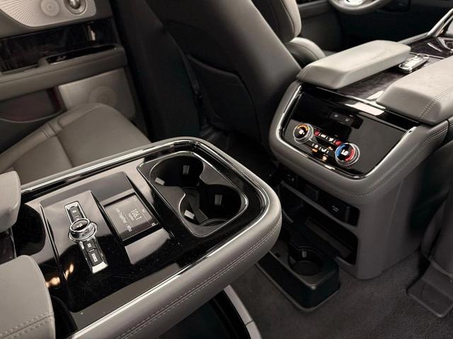 Photo of 2021 Infinite Black Lincoln Navigator