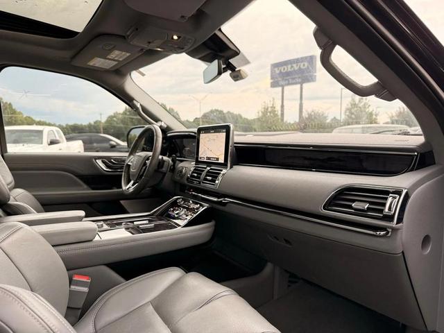 Photo of 2021 Infinite Black Lincoln Navigator