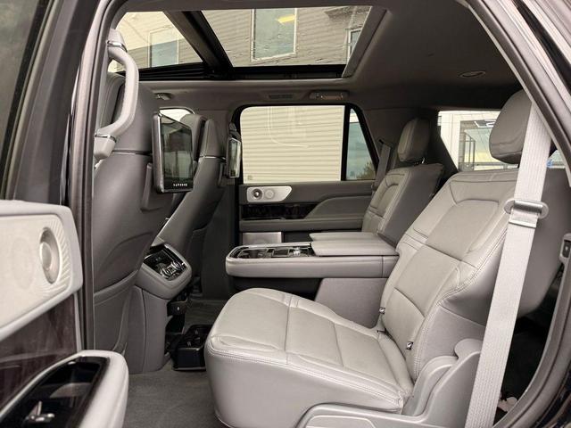 Photo of 2021 Infinite Black Lincoln Navigator