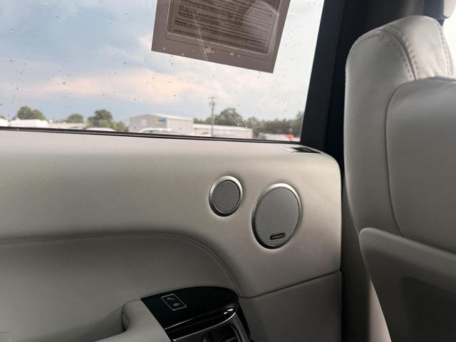Photo of 2016 Gray Land Rover Range Rover