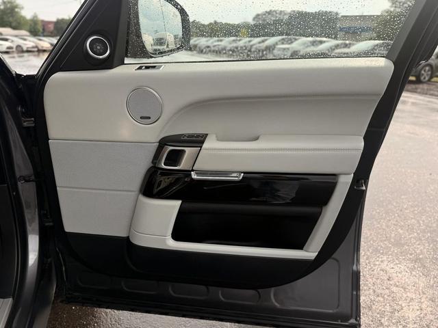 Photo of 2016 Gray Land Rover Range Rover
