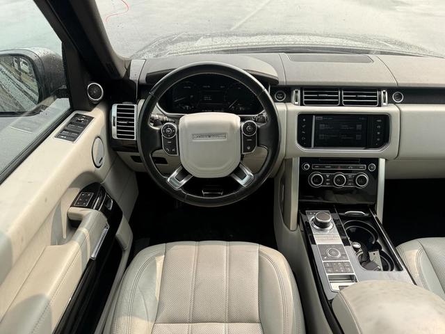 Photo of 2016 Gray Land Rover Range Rover