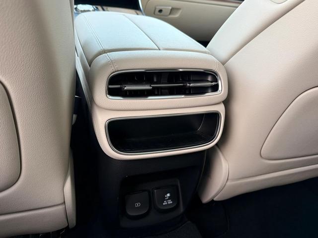 Photo of 2023 Pewter Genesis GV80