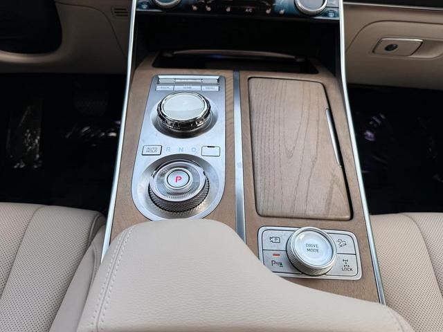 Photo of 2023 Pewter Genesis GV80