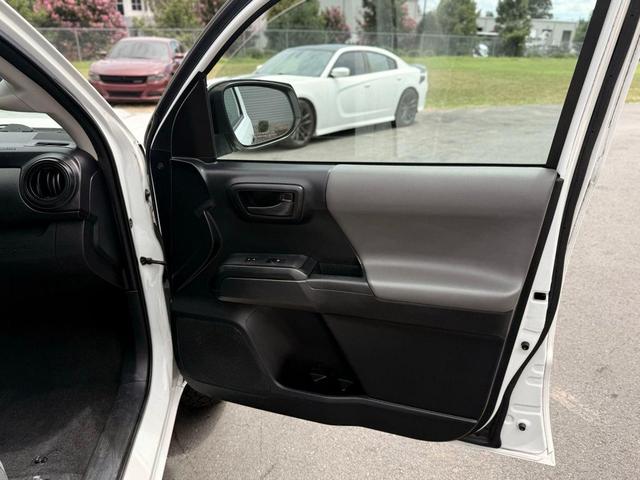 Photo of 2019 Super White Toyota Tacoma