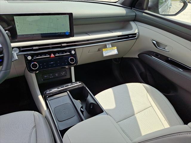 Photo of 2025 Shimmering Silver Hyundai TUCSON