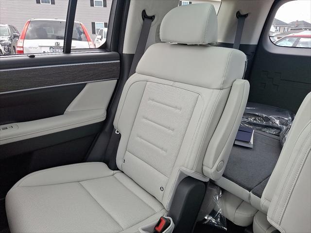 Photo of 2025 Ultimate Red Hyundai SANTA FE HEV