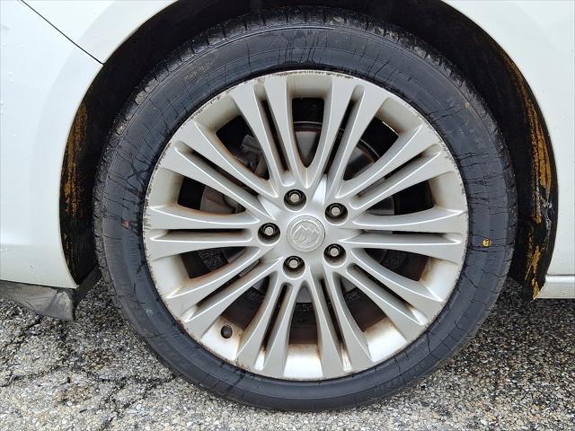 Photo of 2013 Summit White Buick Verano